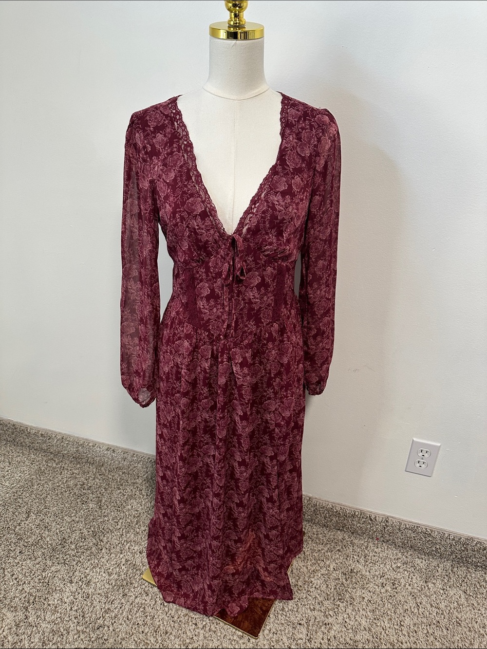 🌷 NWT Francesca’s Maxi Dress